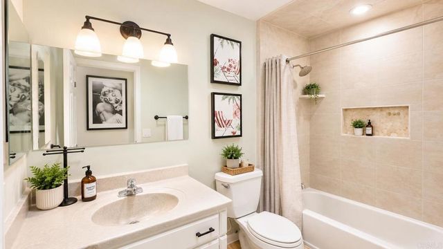 9927 Dichondra Ct, San Diego, CA 92131