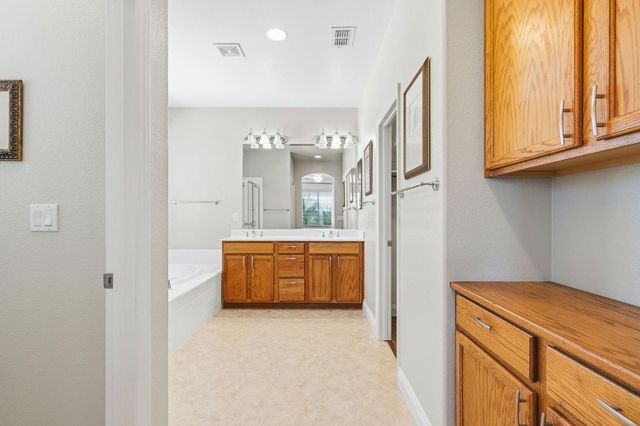 4060 Shaver Ct, West Sacramento, CA 95691