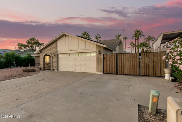 3208 W JUNIPER Avenue, Phoenix, AZ 85053