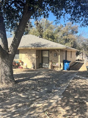 1312 W Dyer Street, Breckenridge, TX 76424