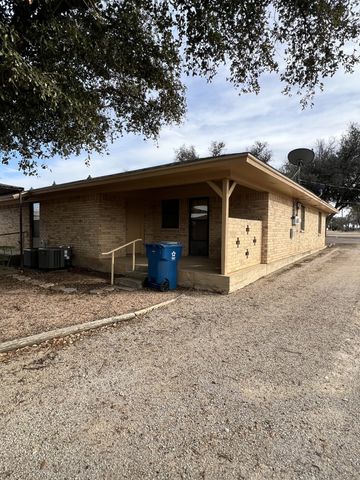 1312 W Dyer Street, Breckenridge, TX 76424