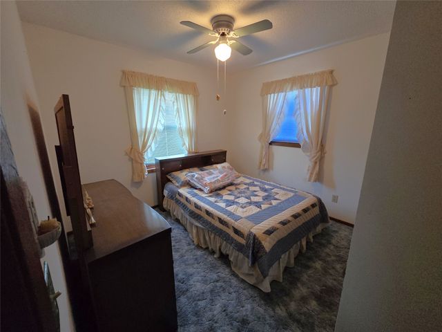 2030 E Leland Avenue, Des Moines, IA 50320