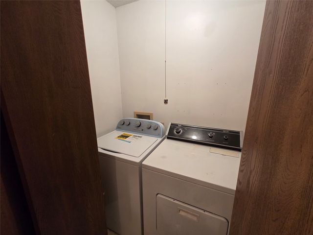 2030 E Leland Avenue, Des Moines, IA 50320