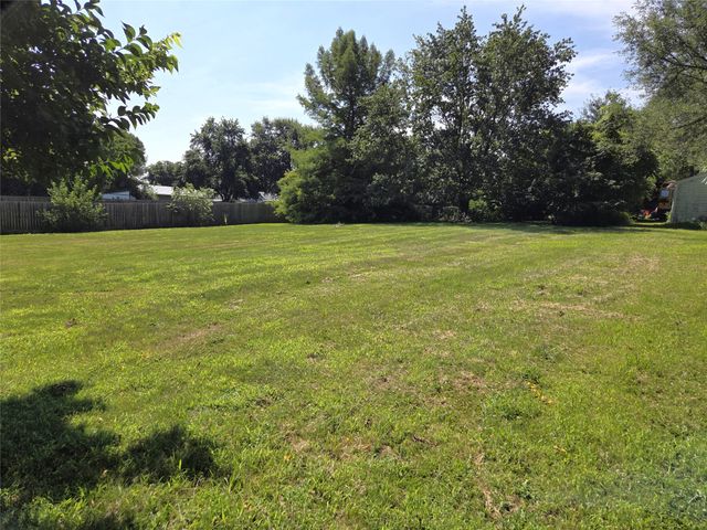 2030 E Leland Avenue, Des Moines, IA 50320