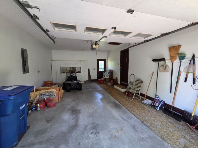 2030 E Leland Avenue, Des Moines, IA 50320