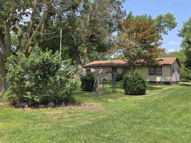 2030 E Leland Avenue, Des Moines, IA 50320