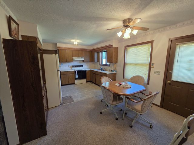 2030 E Leland Avenue, Des Moines, IA 50320
