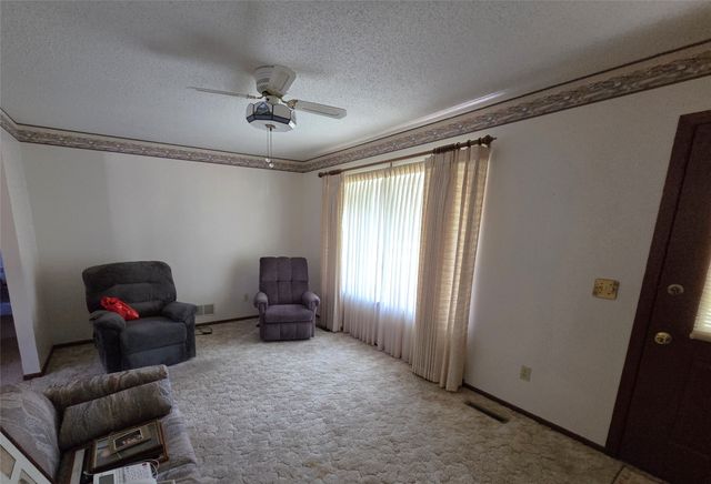 2030 E Leland Avenue, Des Moines, IA 50320
