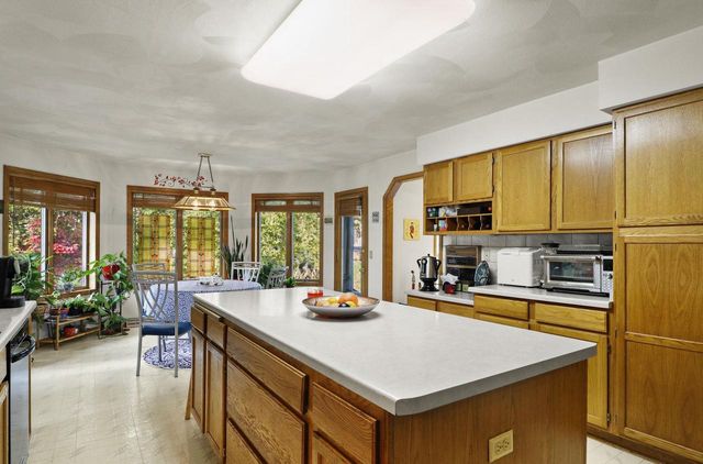 1946 Wallinford Circle, Sun Prairie, WI 53590