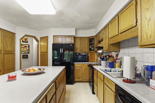 1946 Wallinford Circle, Sun Prairie, WI 53590