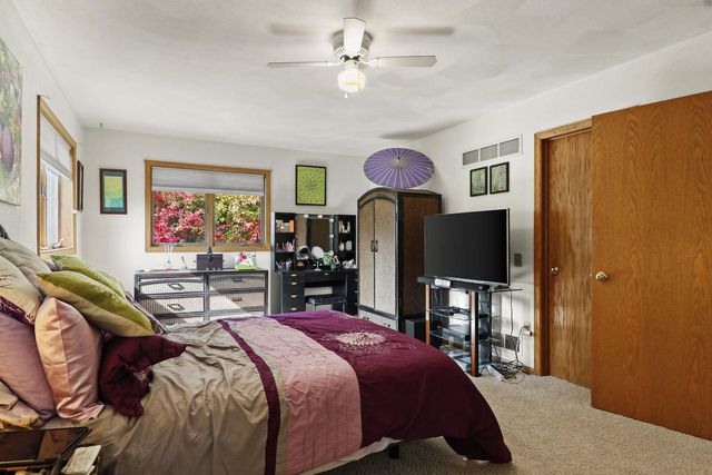 1946 Wallinford Circle, Sun Prairie, WI 53590