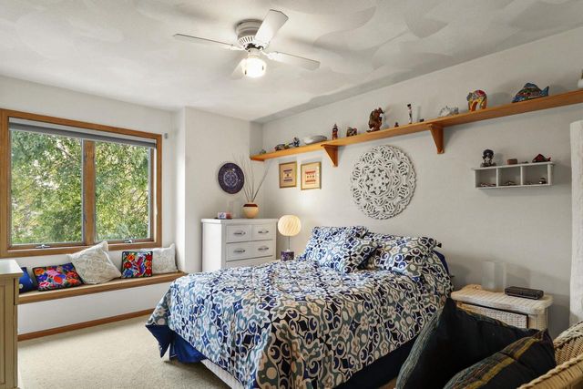 1946 Wallinford Circle, Sun Prairie, WI 53590