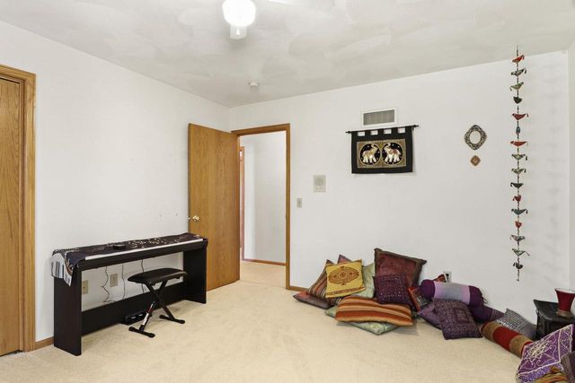 1946 Wallinford Circle, Sun Prairie, WI 53590