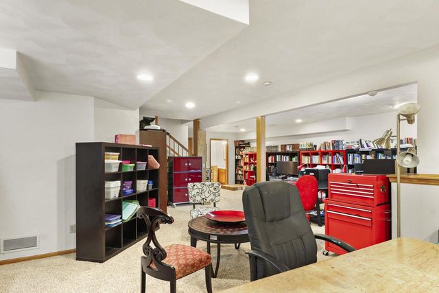 1946 Wallinford Circle, Sun Prairie, WI 53590