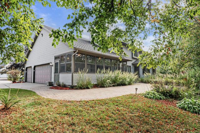 1946 Wallinford Circle, Sun Prairie, WI 53590