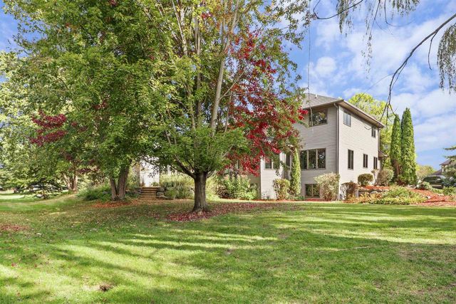 1946 Wallinford Circle, Sun Prairie, WI 53590