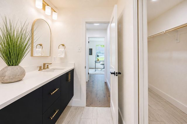 9911 Woodshire DR, Austin, TX 78748