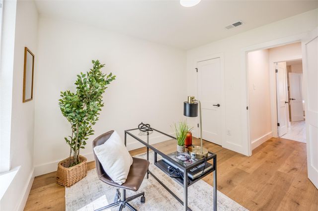 9911 Woodshire DR, Austin, TX 78748