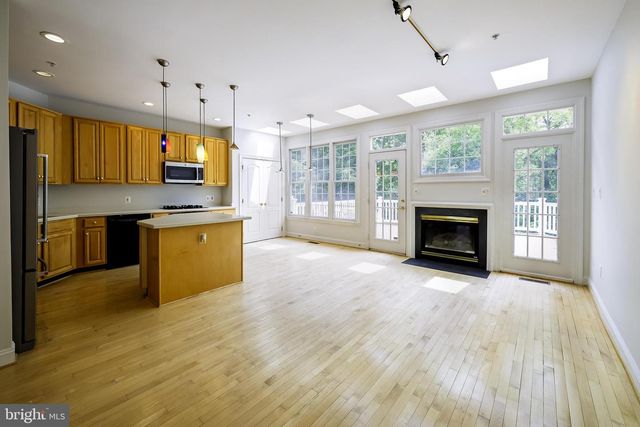 1156 REGAL OAK DR, Rockville, MD 20852