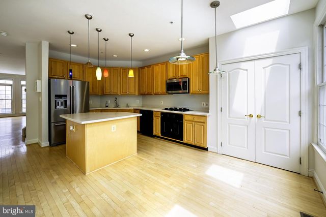 1156 REGAL OAK DR, Rockville, MD 20852