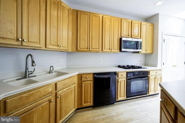 1156 REGAL OAK DR, Rockville, MD 20852