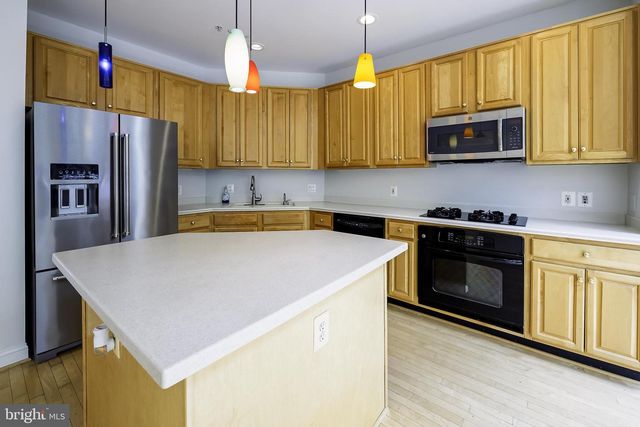 1156 REGAL OAK DR, Rockville, MD 20852