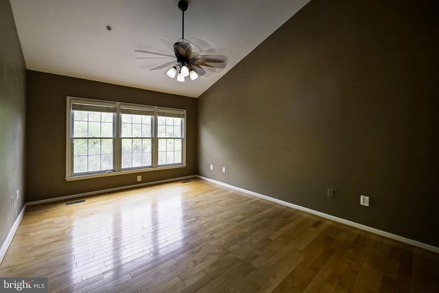 1156 REGAL OAK DR, Rockville, MD 20852