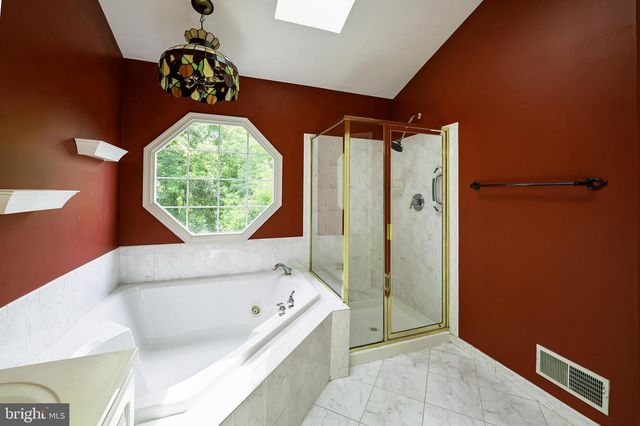 1156 REGAL OAK DR, Rockville, MD 20852