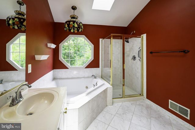 1156 REGAL OAK DR, Rockville, MD 20852