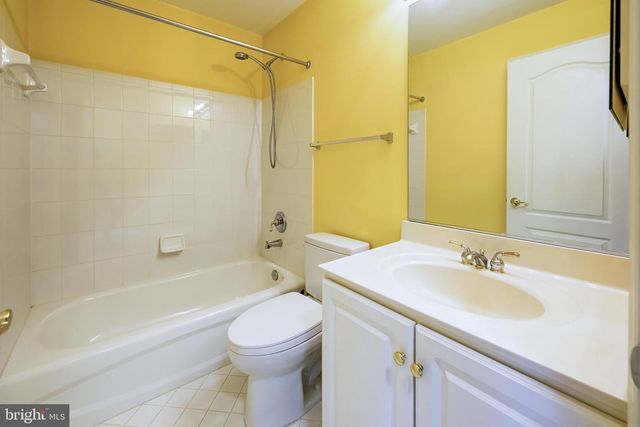 1156 REGAL OAK DR, Rockville, MD 20852