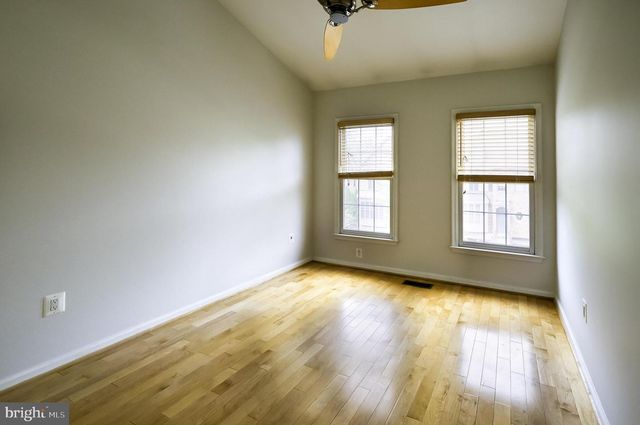 1156 REGAL OAK DR, Rockville, MD 20852