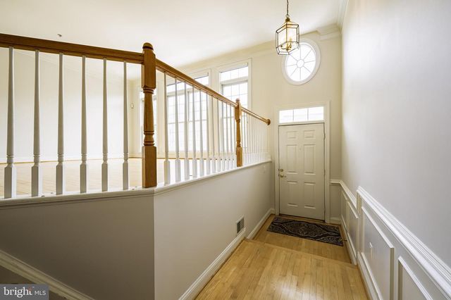 1156 REGAL OAK DR, Rockville, MD 20852