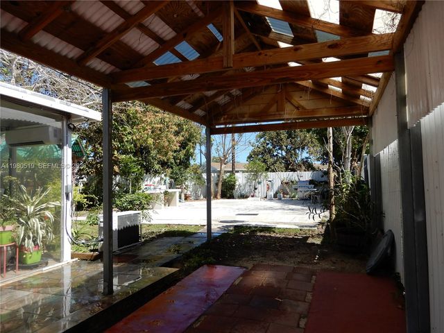 19901 SW 92nd Ave, Cutler Bay, FL 33157