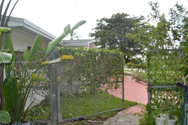 19901 SW 92nd Ave, Cutler Bay, FL 33157