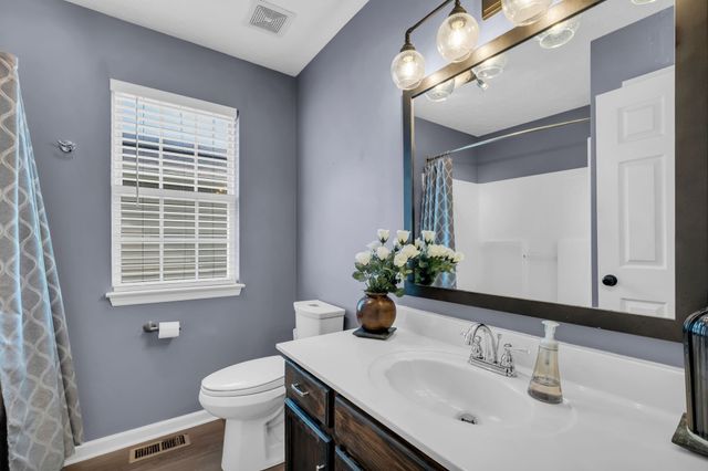 2940 Riverbend Dr, Nashville, TN 37214