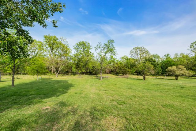 2940 Riverbend Dr, Nashville, TN 37214