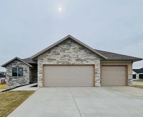 907 S Silverwood Lane, Nixa, MO 65714