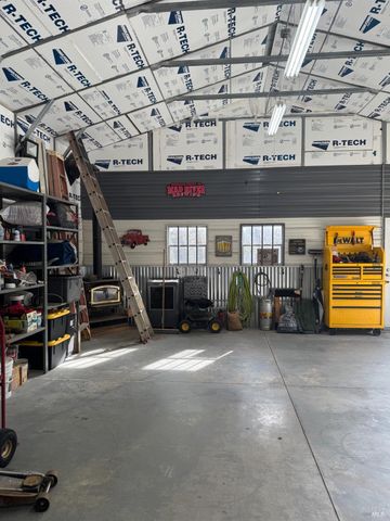 14986 Western Mine Rd, Middletown, CA 95461