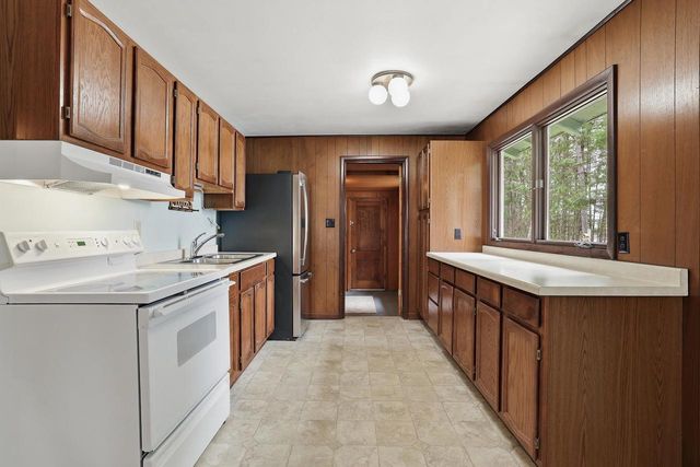 E1875 DOEDE LANE, Iola, WI 54945
