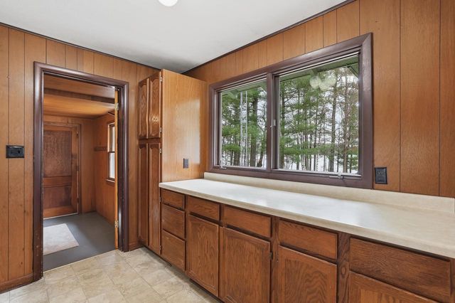 E1875 DOEDE LANE, Iola, WI 54945