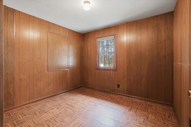 E1875 DOEDE LANE, Iola, WI 54945