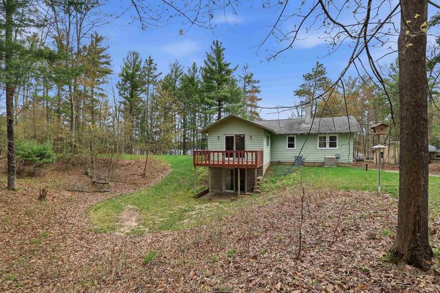 E1875 DOEDE LANE, Iola, WI 54945