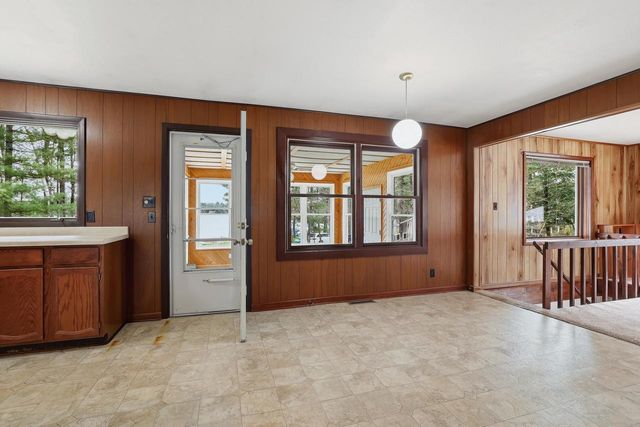 E1875 DOEDE LANE, Iola, WI 54945