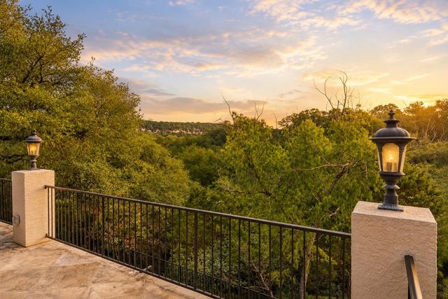 2901 Demona DR, Austin, TX 78733