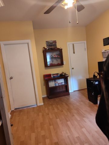 14607 Central Park Avenue, Midlothian, IL 60445