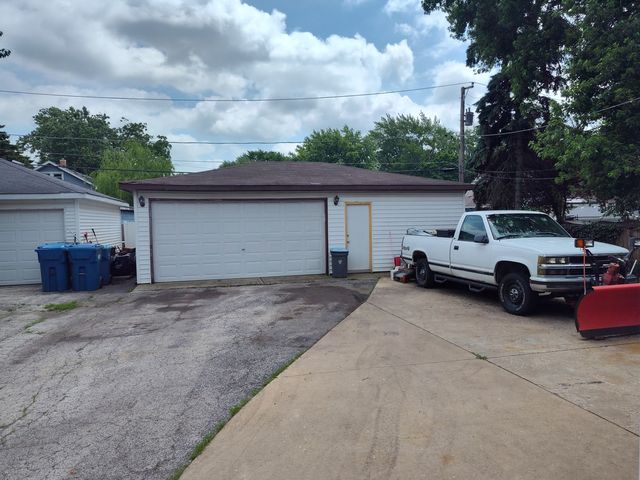 14607 Central Park Avenue, Midlothian, IL 60445