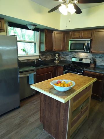 14607 Central Park Avenue, Midlothian, IL 60445