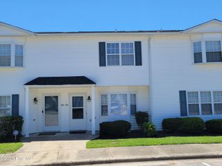 3975 Sterling Pointe Drive Ddd-2, Winterville, NC 28590
