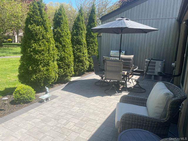 28 Strathmore Gate Drive, Stony Brook, NY 11790