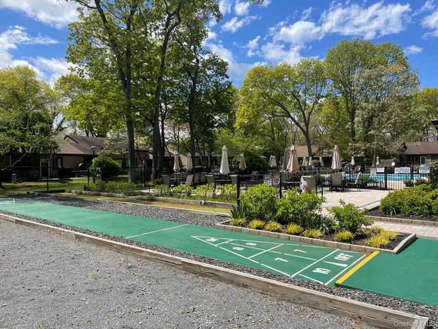28 Strathmore Gate Drive, Stony Brook, NY 11790